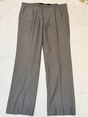 Men's Gray Flat-Front Dress Pants